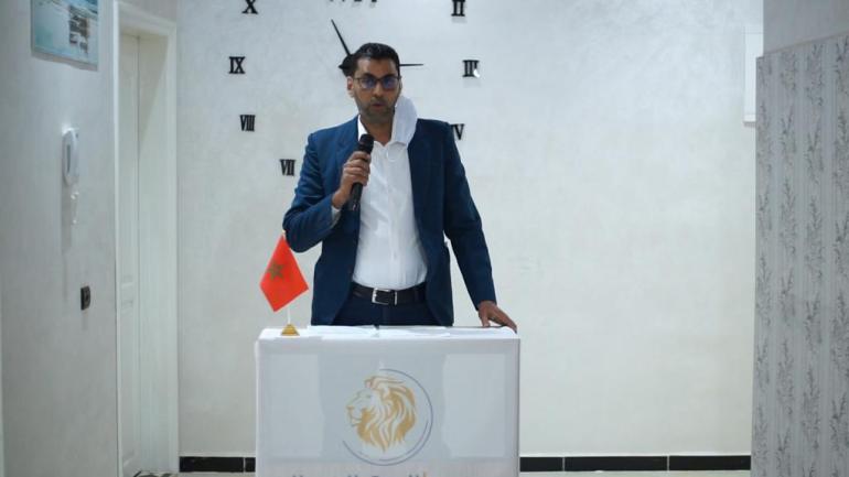 اسحاق شارية المعزول يفقد أعصابه ويطمئن نفسه بالارتياح عبر توزيع انتدابات غير شرعية