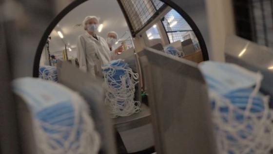 رسميا.. وزارة الصناعة تضع شروط تصنيع كمامات من الثوب