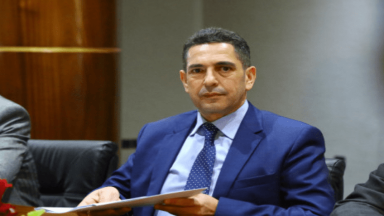 الأساتذة ضحايا تجميد الترقيات يواجهون أمزازي بالتصعيد و النضال