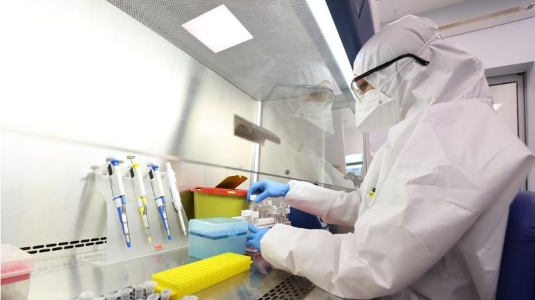 مختبر الداخلة للتحاليل المخبرية.. جنود الخفاء في مواجهة كورونا