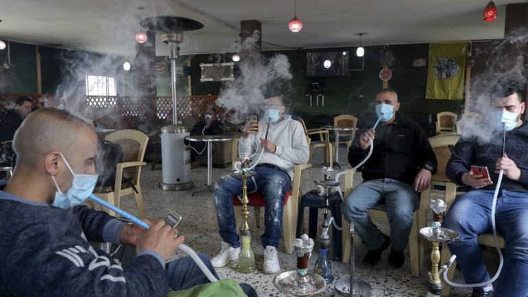 مصالح الأمن بالداخلة تداهم مقاهي “الشيشا” وتحجز معدات وتوقف مسيرين