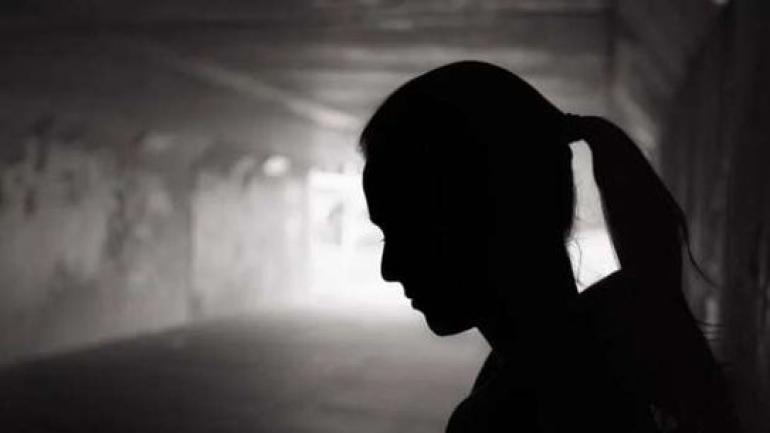 شابة تضع حدا لحياتها في ضروف غامضة بالداخلة