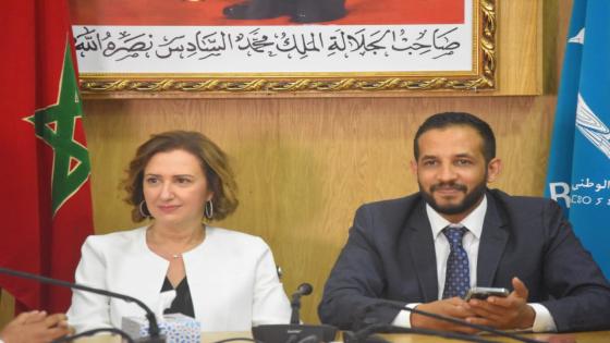 بالصور.. وزيرة السياحة والصناعة التقليدية والاقتصاد الاجتماعي والتضامني “فاطمة الزهراء عمور” تعقد لقاءا تواصليا مع منتخبي و مناضلي و مناضلات حزب التجمع الوطني للأحرار بالداخلة.