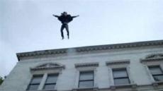 مشاكل نفسية وفشل مادي واجتماعي.. حكاية مسير شركة لكراء السيارات في ريعان شبابه قادته أزمة كورونا للانتحار