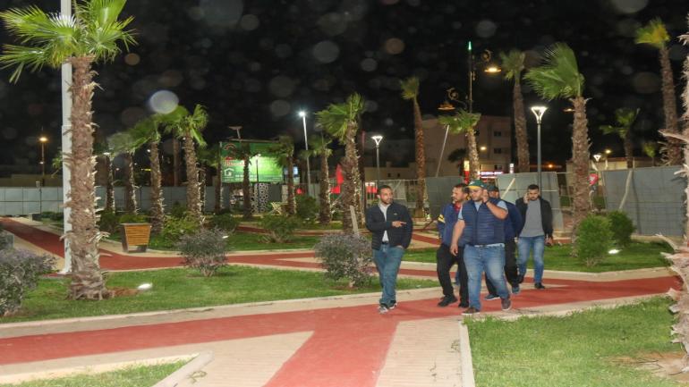رئيس جماعة الداخلة يقوم جولة تفقدية للساحات و المدارات الطرقية المنجزة بالمدينة قبل افتتاحها