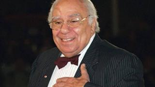 الممثل المغربي “حمادي عمور” يغادر الحياة بعد صراع مع المرض