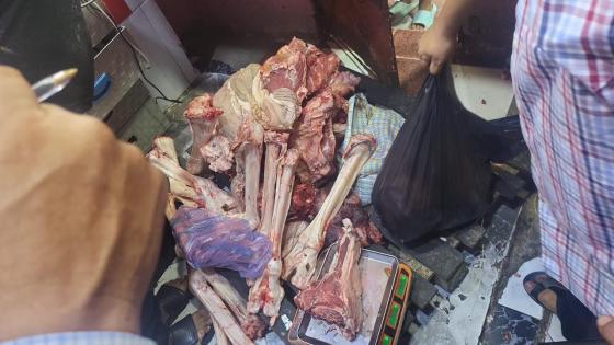 حجز و إتلاف كميات كبيرة من اللحوم الفاسدة و بقايا الذبيحة السرية بالداخلة