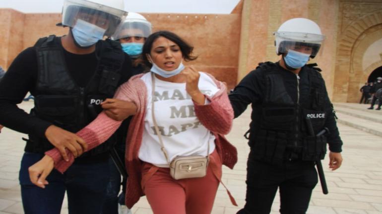 عاجل: المحكمة تقضي بثلاثة أشهر نافذة في حق الأستاذة المتعاقدة نزهة مجدي