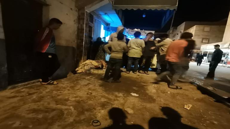 يحدث الآن.. سيدة تتعرض للضرب من طرف مجهول بحي الرحمة