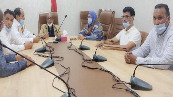 سيدي محمد خطور يتربع على كرسي رئاسة الغرفة الفلاحية بالداخلة رفقة مكتبه الجديد بعد جلسة تسليم السلطة من الرئيس المنتهية ولايته