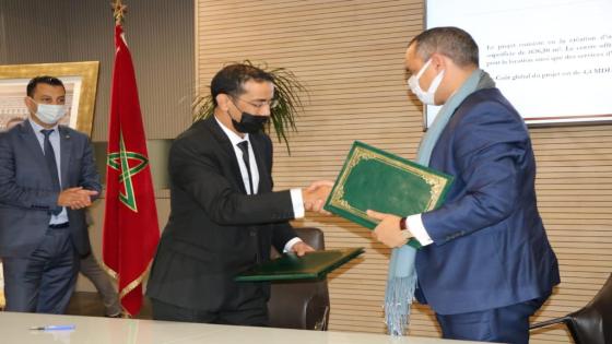 بهدف خلق فرص شغل و تعزيز التنمية الإقتصادية الجهوية.. رئيس غرفة التجارة والصناعة والخدمات جمال بوسيف يوقع إتفاقية شراكة مع الوزير
