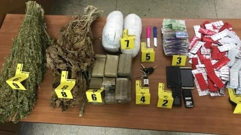 العيون…توقيف عشريني بتهمة حيازة وترويج المخدرات و المؤثرات العقلية و المشروبات الكحولية