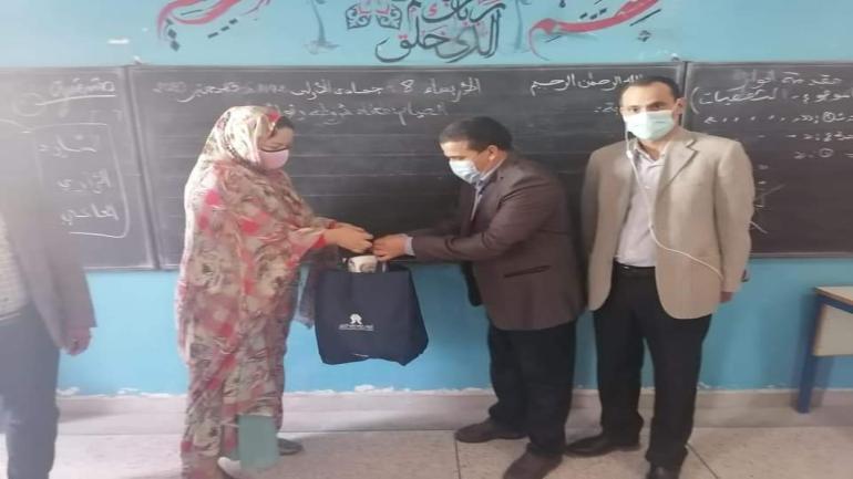 اللجنة الجهوية لحقوق الانسان الداخلة وادي الذهب تنظم حملة تحسيسية للوقاية من “كوفيد 19”