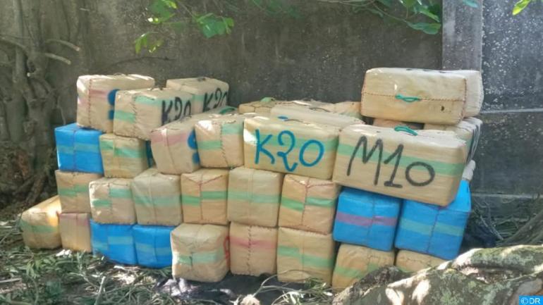 إحباط محاولة تهريب طنين من مخدر الشيرا بالعرائش