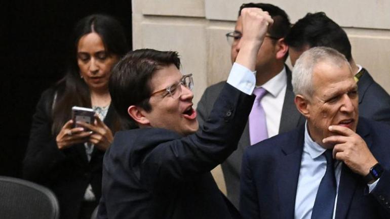 إصابة مرشح رئاسي برصاصتين في الرأس خلال تجمع انتخابي بكولومبيا