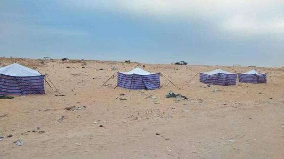 نصب عدد من الخيام في المعبر الحدودي من طرف التجار والسبب