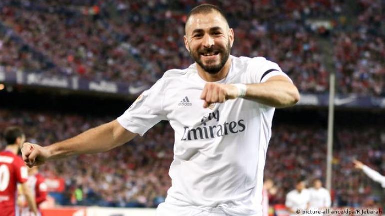 كريم بنزيما يقود الريال الفوز على  اتلتيكو في الديربي ويواصل انفراده بالصدارة