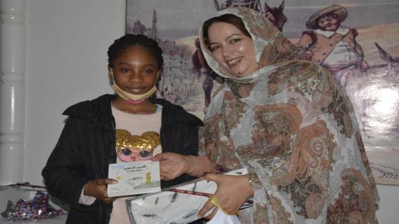 اللجنة الجهوية لحقوق الإنسان بالداخلة تنظم حفلا لفائدة أطفال أفارقة.. و إجماع على دينامية عمل ميمونة السيد