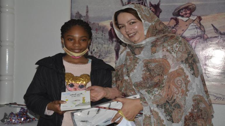 اللجنة الجهوية لحقوق الإنسان بالداخلة تنظم حفلا لفائدة أطفال أفارقة.. و إجماع على دينامية عمل ميمونة السيد