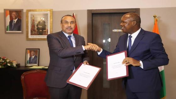 أبيدجان: الخطاط ينجا يوقع اتفاقية إطار للشراكة والتعاون مع رئيس جهة طونكبي Tonkpi بالكوديفوار في إطار جولته الإفريقية للتسويق الترابي.