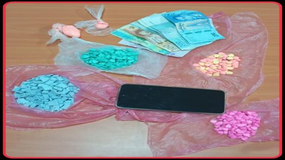 572 قرص “إكستازي” ومسحوقها تطيح بشاب بطانطان