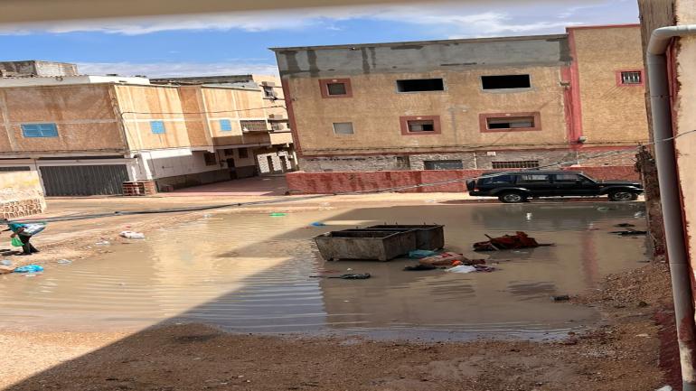 أزمة النفايات في حي ام التونسي: “نداء استغاثة إلى بلدية الداخلة من سكان يعيشون على مقربة من مكب عشوائي”