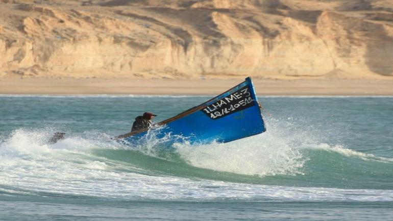 “منزلة”.. سوء الأحوال الجوية بسواحل الدائرة البحرية بالداخلة يوقف الإبحار