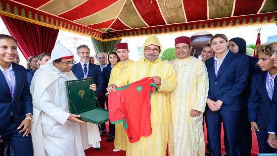 الملك يترأس حفل استقبال بساحة عمالة المضيق-الفنيدق في الذكرى الـ26 لعيد العرش