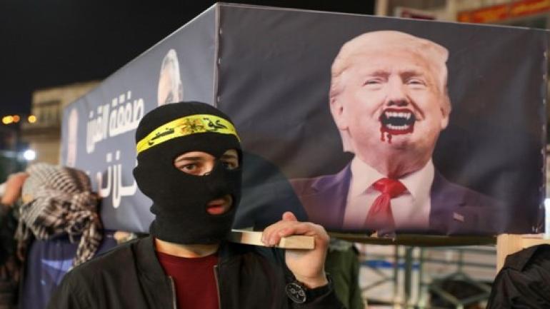 “صفقة القرن” تُشعل غضب الفلسطينيين احتجاجا على “خطة ترامب”