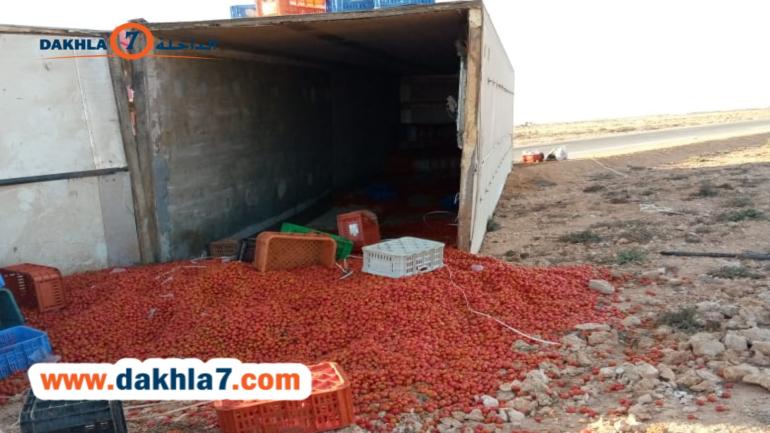 انقلاب شاحنة محملة “بطماطم” بنواحي “أنتيرفت”