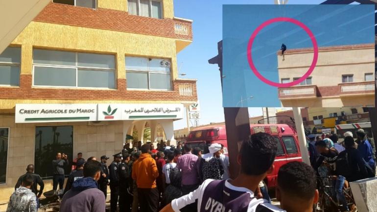 شاب يصعد أعلى بناية ببوجدور ويهدد بالانتحار