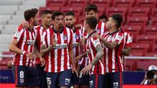 لدغة سواريز تبقي أتلتيكو مدريد على قمة الدوري الإسباني وبرشلونة يخرج من السباق رسميًا