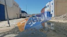 خطير…في عز كورونا الحي الصناعي بالداخلة يسبح في الواد الحار