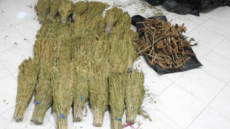 حجز 26 كيلو ديال الكيف فبوجدور وإيقاف شخص مبحوث عليه