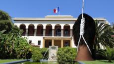 تفاصيل موت القنصل الفرنسي