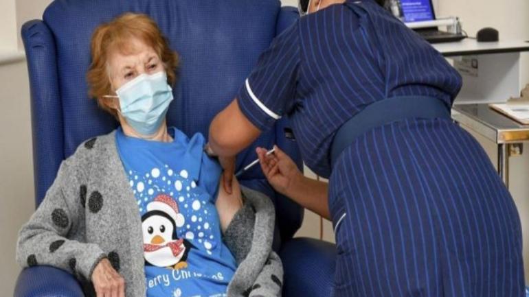 بريطانيا أول دولة تبدأ في تلقيح مواطنيها ضد فيروس كورونا المستجد