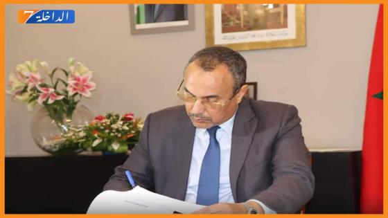 الخطاط ينجا يجيب عن أربعة أسئلة خلال جولته الاقتصادية في مدينتي دكار وأبيدجان.