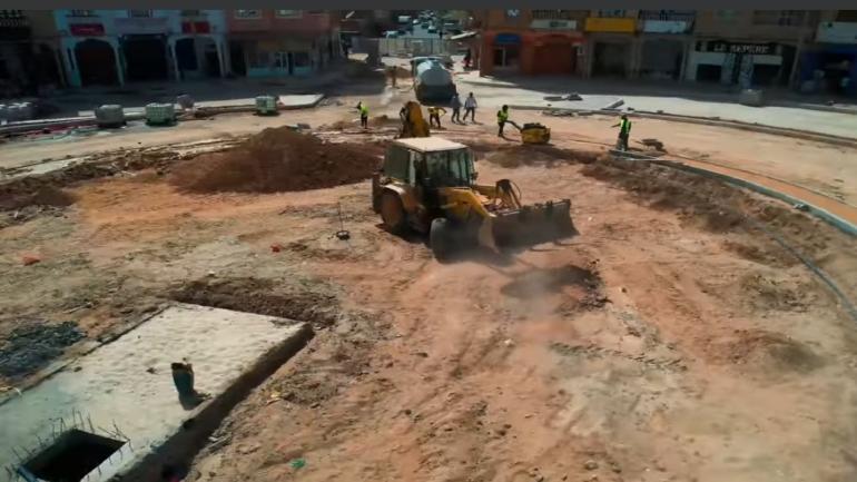 شاهد.. تقدم اشغال تهيئة المدار الطرقي حي السلام بالداخلة