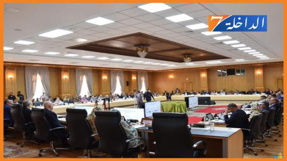 تمويل وإنجاز مشروع قرية الصيد والميناء الجديد لمهيريز بالكهرباء يحظى بتصويت أغلبية أعضاء مجلس جهة الداخلة وادي الذهب