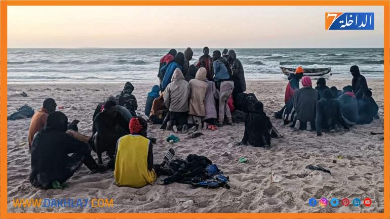 وحدة مكلفة بمراقبة السواحل تقدم المساعدة ل”حراكة” بعد جنوح قاربهم جنوب الداخلة