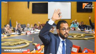 أعضاء جماعة الدتخلة يوافقون على تبني اتفاقيات شراكة وعدد من المشاريع التنموية والاجتماعية