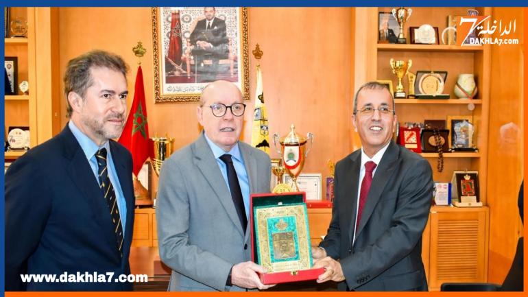 وفد باراغوياني يشيد بالدينامية التنموية والمؤهلات الاستثمارية الواعدة بجهة الداخلة وادي الذهب