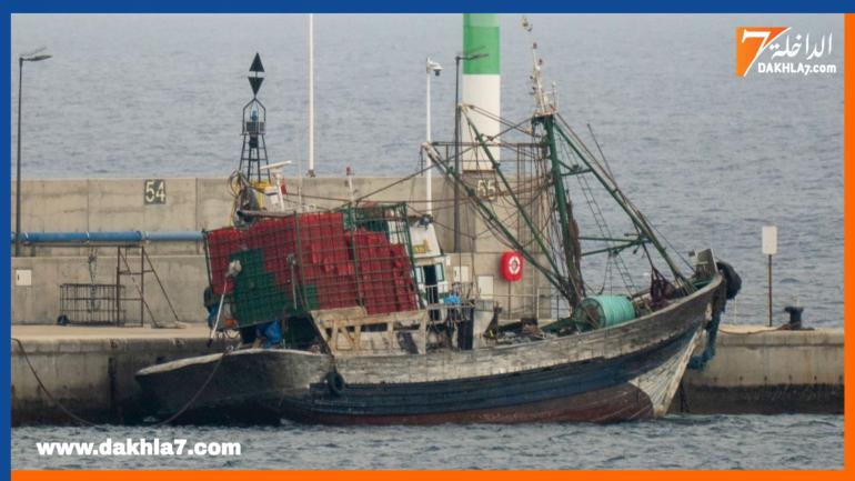 مركب لاكلونتين المختفي بأكادير يصل لميناء لوس مارموليس وعلى متنه 14 فردا ضمنهم قاصر لطلب اللجوء