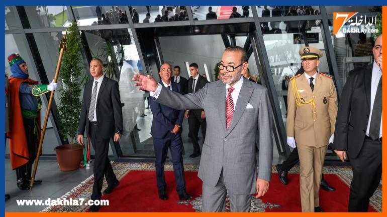 الملك يدشن ويزور عددا من المشاريع الكبرى المندرجة في إطار إعادة هيكلة وتطوير المركب المينائي للدار البيضاء