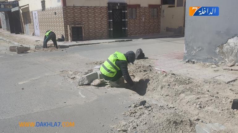 إصلاحات متأخرة وبوتيرة بطيئة تعيد الجدل حول أشغال شركة Alleq بالداخلة