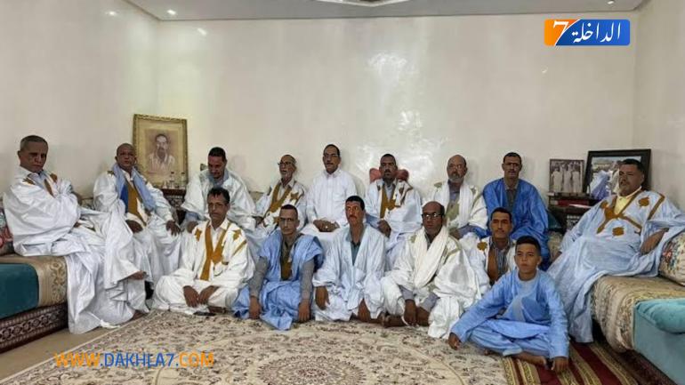 والي الجهة يستقبل شيوخ القبائل الصحراوية  بعد صرف التعويضات بأثر رجعي