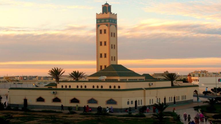 المغرب يقرر رسمياً إغلاق المساجد وإلغاء صلوات الجمعة والجماعة