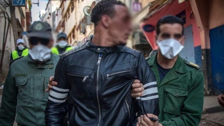 عقوبة السجن تصل لخمس سنوات وغرامة مالية في حق كل شخص لا يضع كمامة بالمغرب
