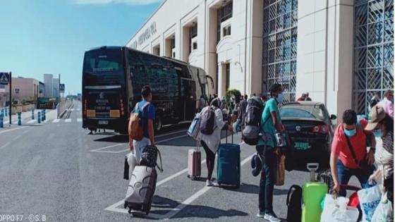 أزمة العالقين..لمغاربة لي كانو واحلين فالصبليون دخلو لبارح 300 مواطن للمغرب