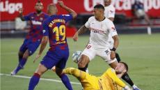 الدوري الإسباني…إشبيلية ينتزع نقطة ثمينة من أنياب برشلونة